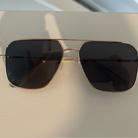 Black and Gold Aviator Sunglasses - Picture 2 of 4
